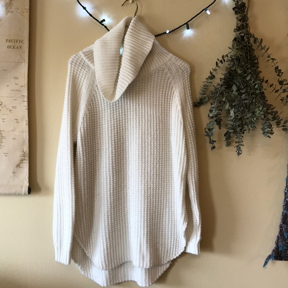 White turtleneck sweater